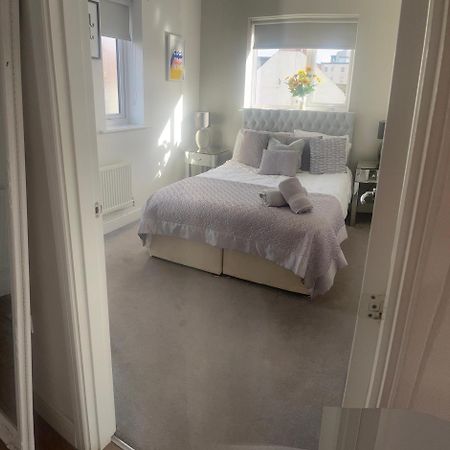 Luxury Riverside 2 Bedroomed Apartment With Balcony Newport  Eksteriør bilde