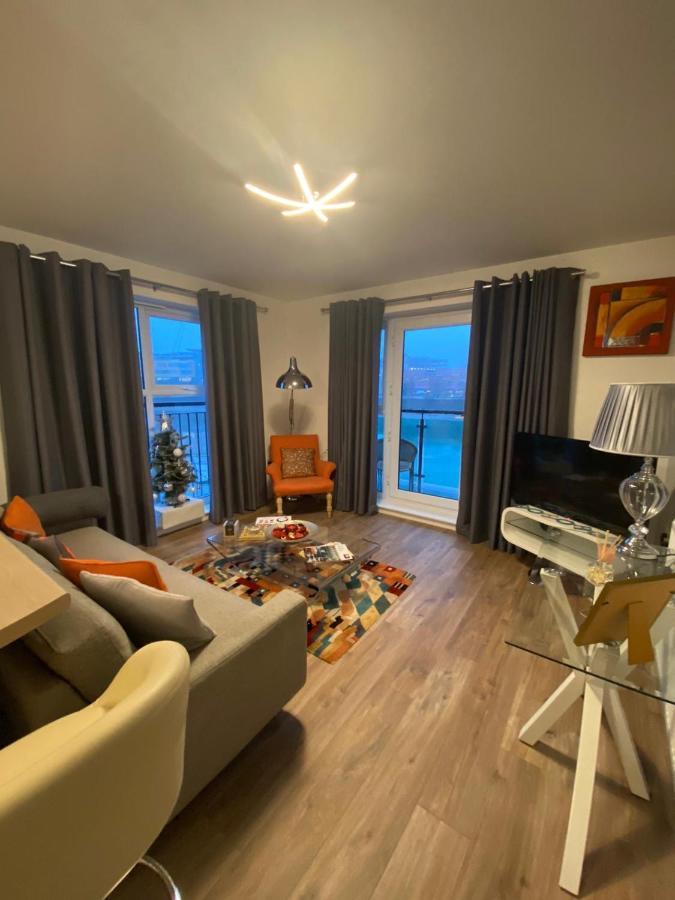 Luxury Riverside 2 Bedroomed Apartment With Balcony Newport  Eksteriør bilde