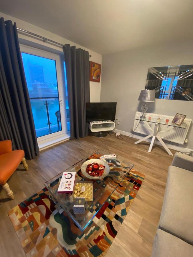 Luxury Riverside 2 Bedroomed Apartment With Balcony Newport  Eksteriør bilde