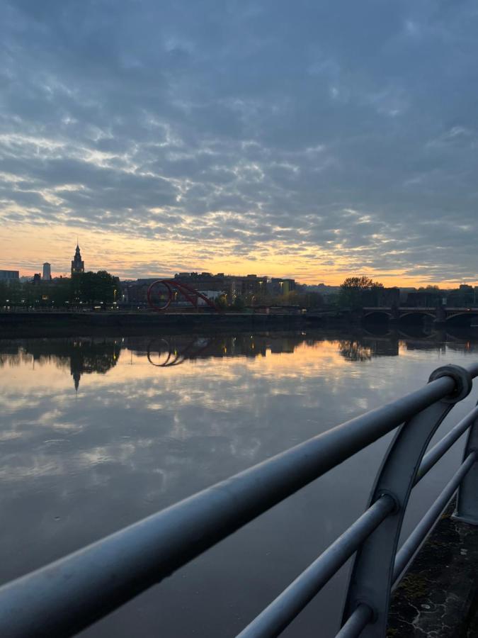 Luxury Riverside 2 Bedroomed Apartment With Balcony Newport  Eksteriør bilde