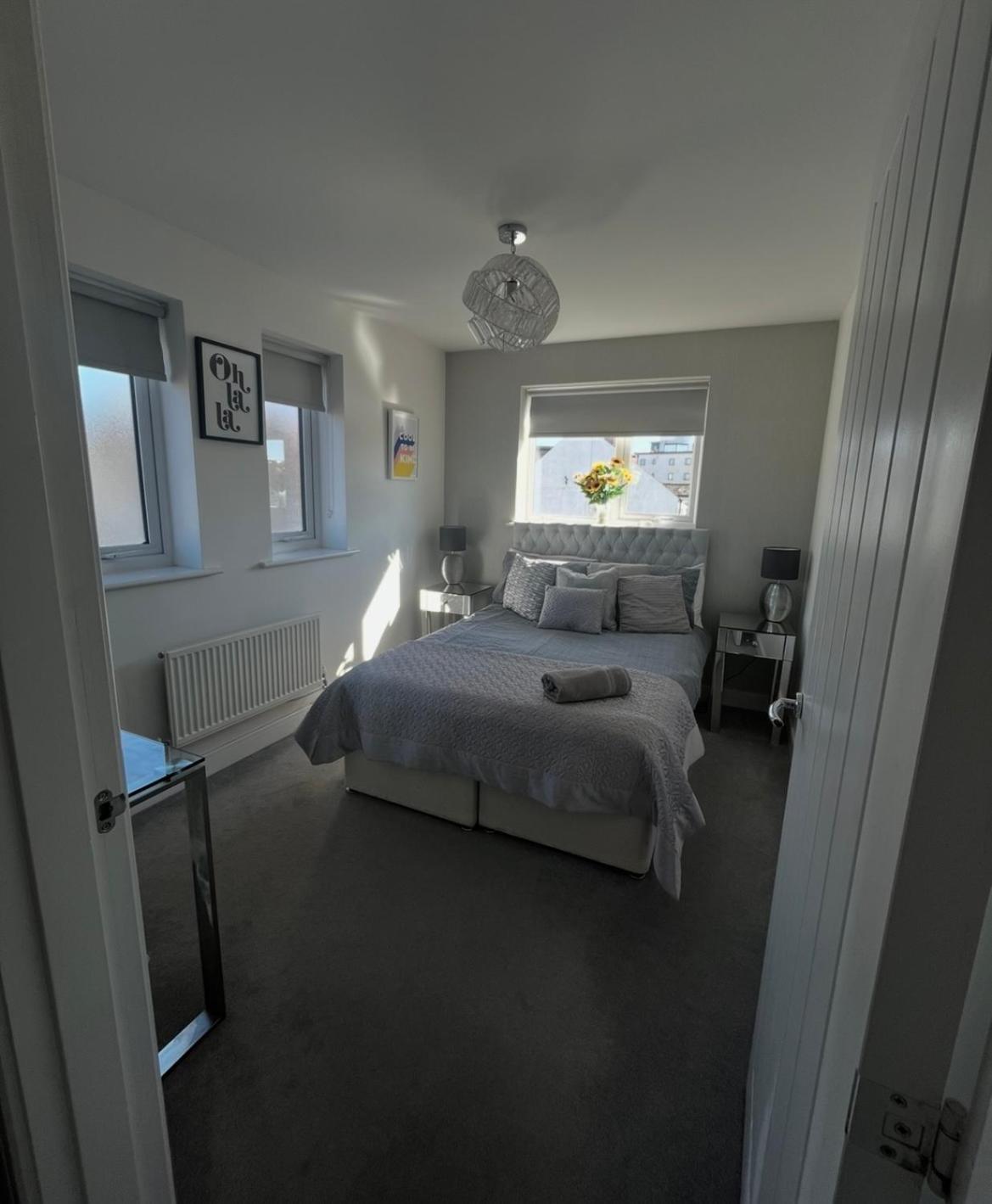 Luxury Riverside 2 Bedroomed Apartment With Balcony Newport  Eksteriør bilde