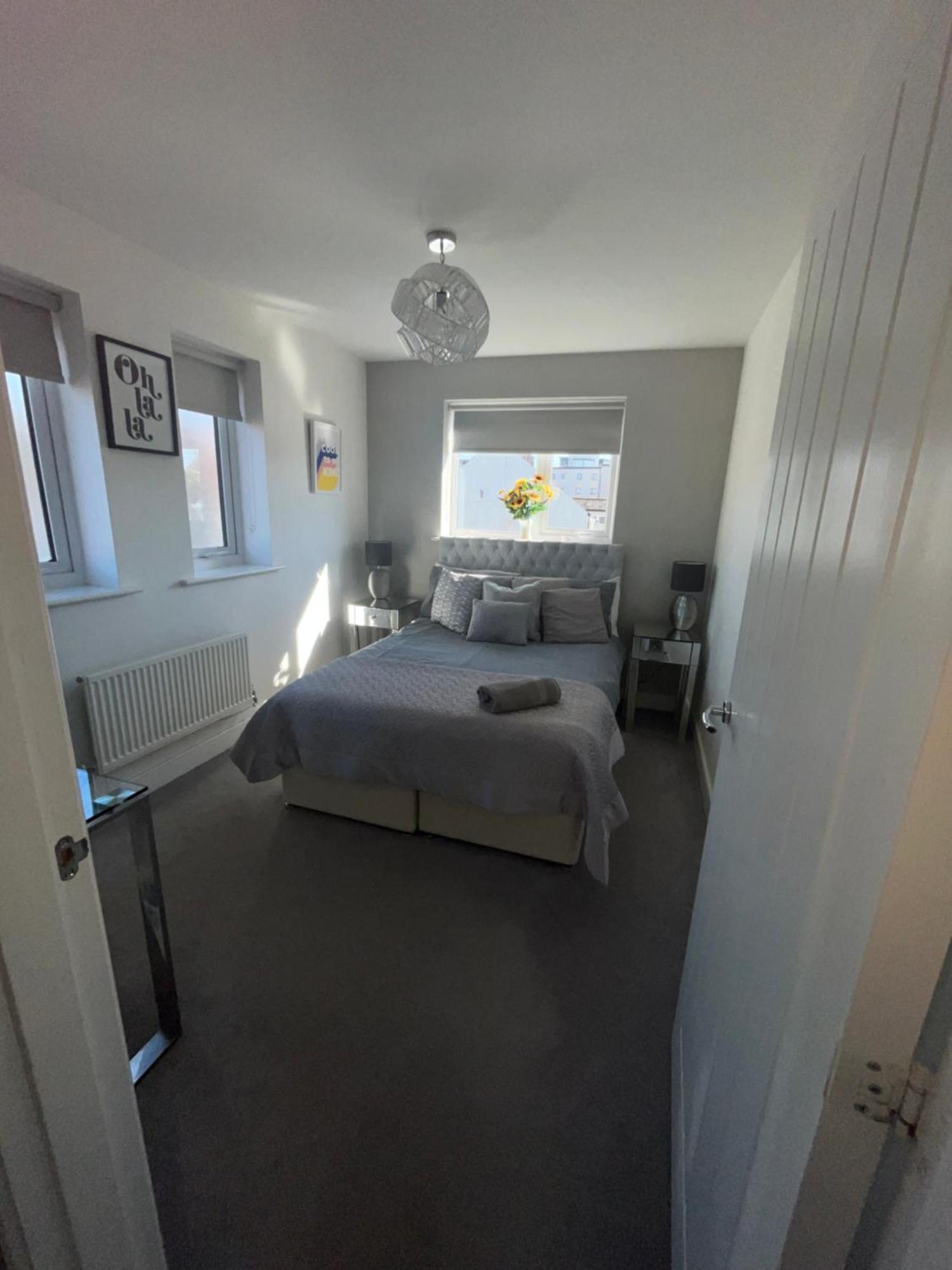 Luxury Riverside 2 Bedroomed Apartment With Balcony Newport  Eksteriør bilde