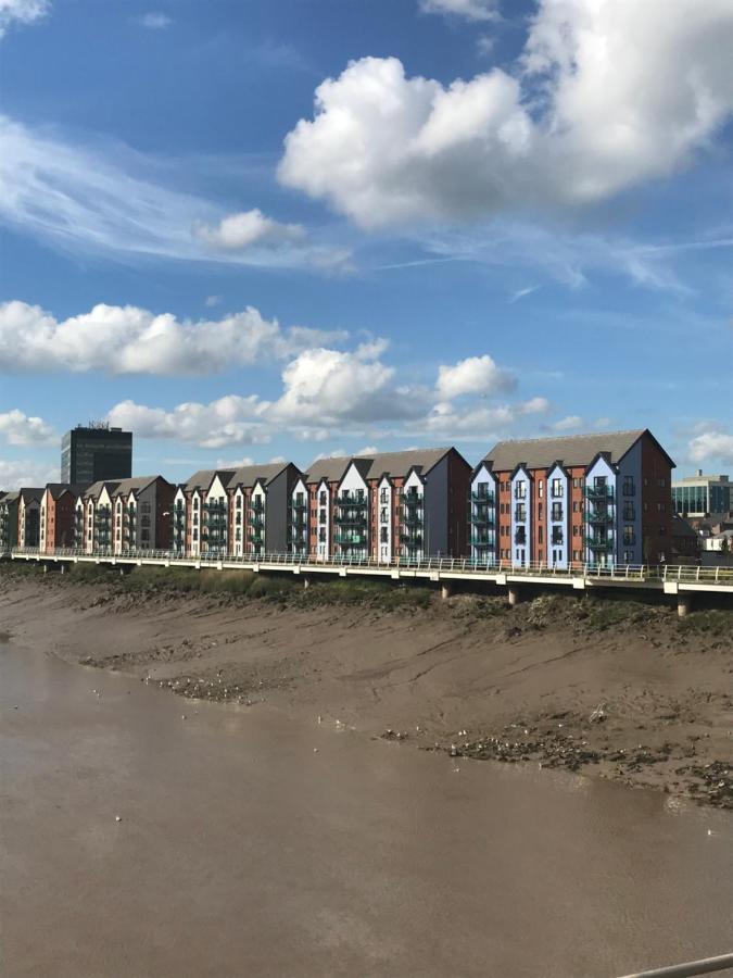 Luxury Riverside 2 Bedroomed Apartment With Balcony Newport  Eksteriør bilde